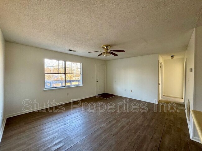 Foto del edificio - 510 E Irvine Ave