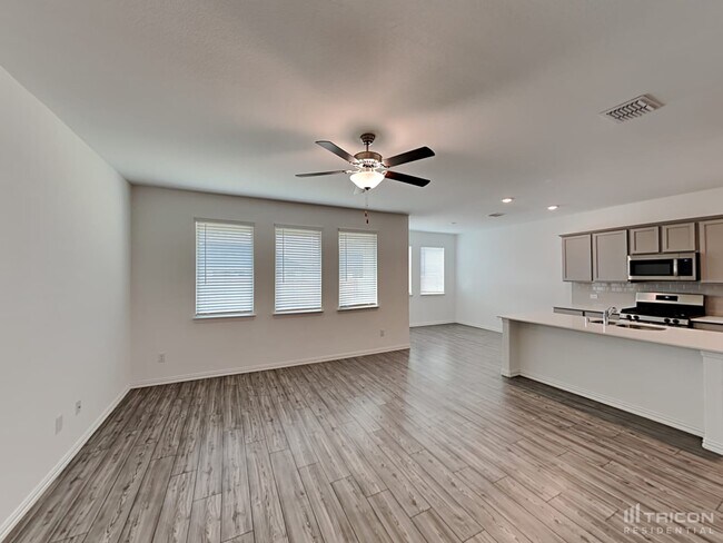 Building Photo - 2513 Starwater Dr