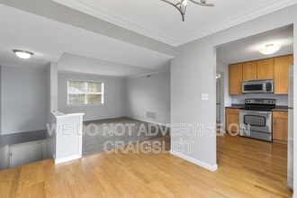 Building Photo - 9159 Wrenwood Ln