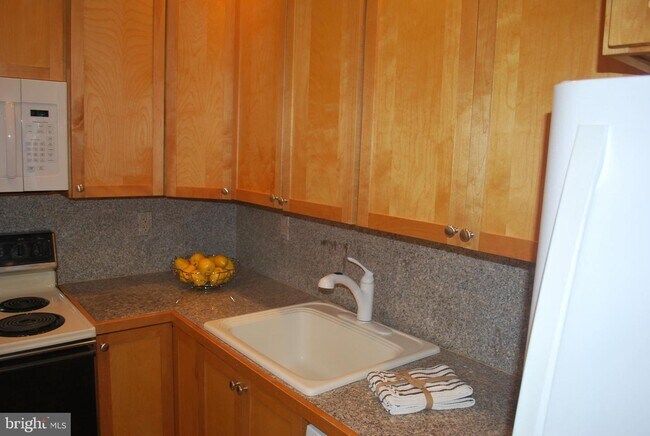Foto del edificio - 3522 S Wakefield St