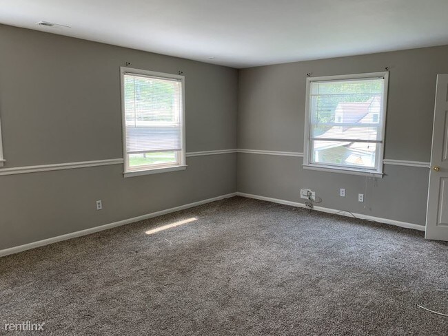 Building Photo - 2 br, 1 bath Apartment - 340 Stiemly Ave # B