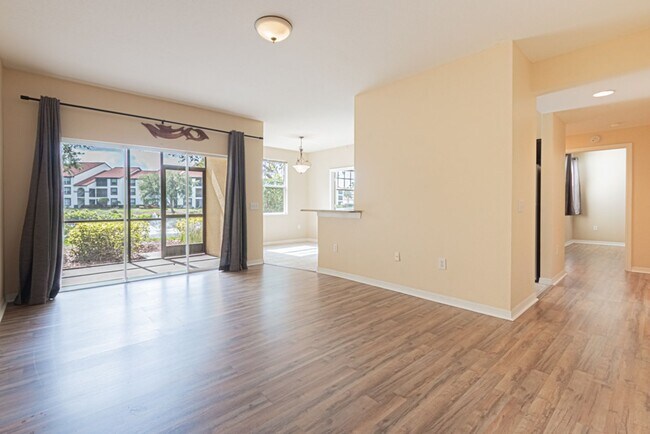 Foto del edificio - Ground-Level Condo Rental In Premier Community!