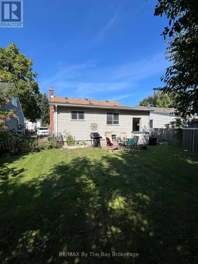 Building Photo - 90 Grass Ave