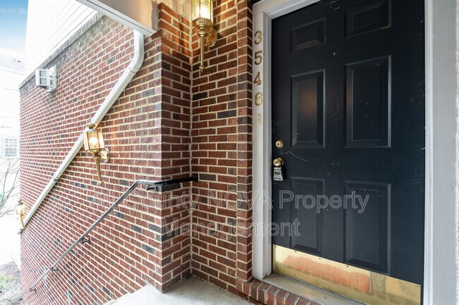 Building Photo - 3546 Carriage Walk Ln