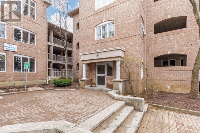 Photo du bâtiment - 85 Bristol Rd E