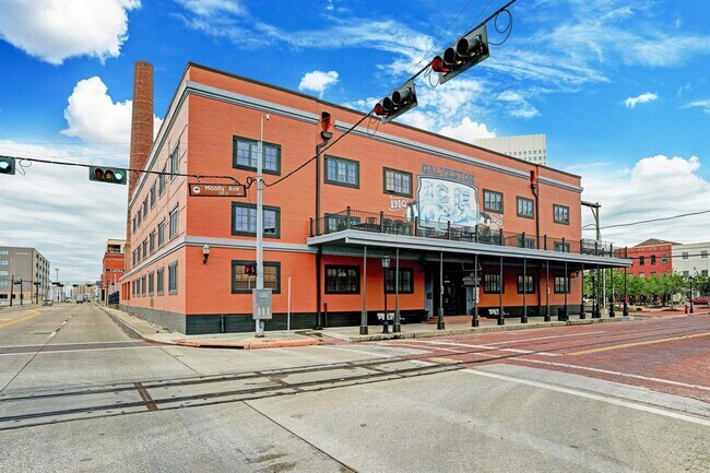 Building Photo - 104 Moody Ave
