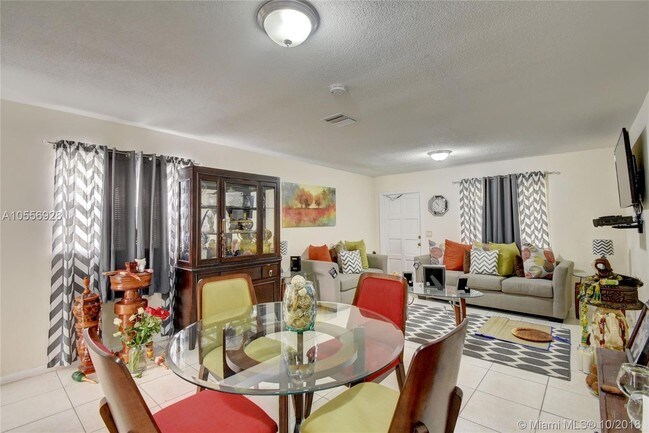Foto del interior - 3819 NW 78th Ter