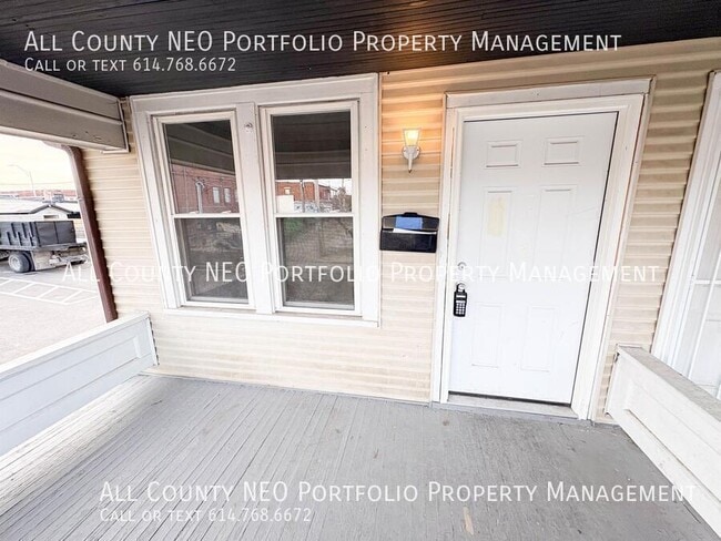 Building Photo - 19 N Wayne Ave