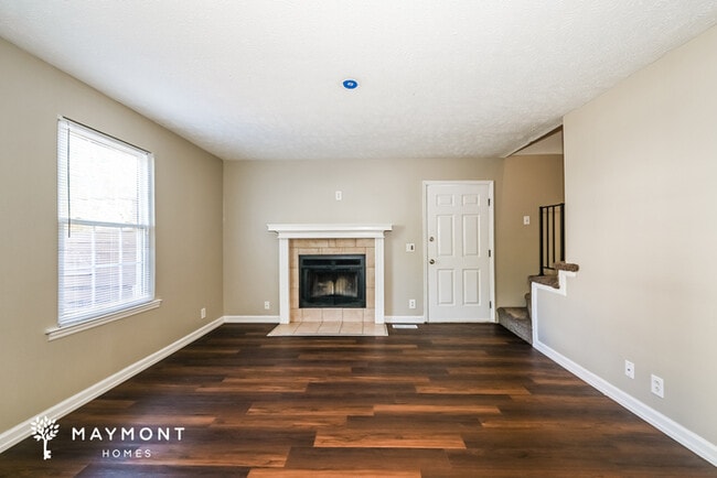 Foto del edificio - 3202 Lakeford Dr