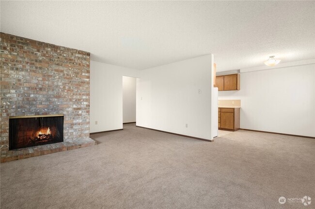 Building Photo - 3033 21st Ave W