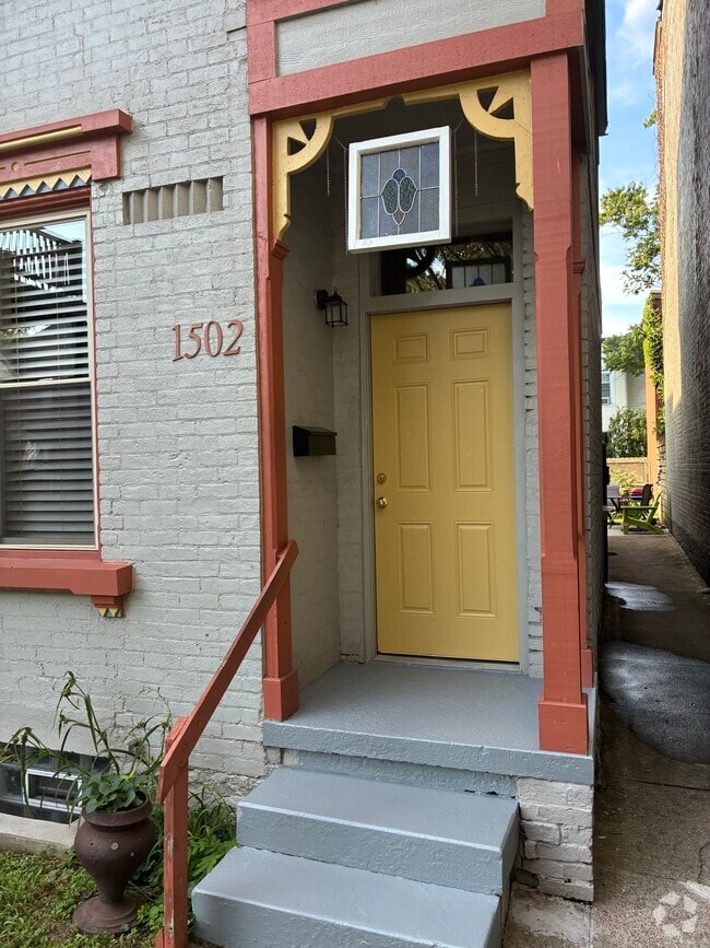 Building Photo - 1502 Chase Ave