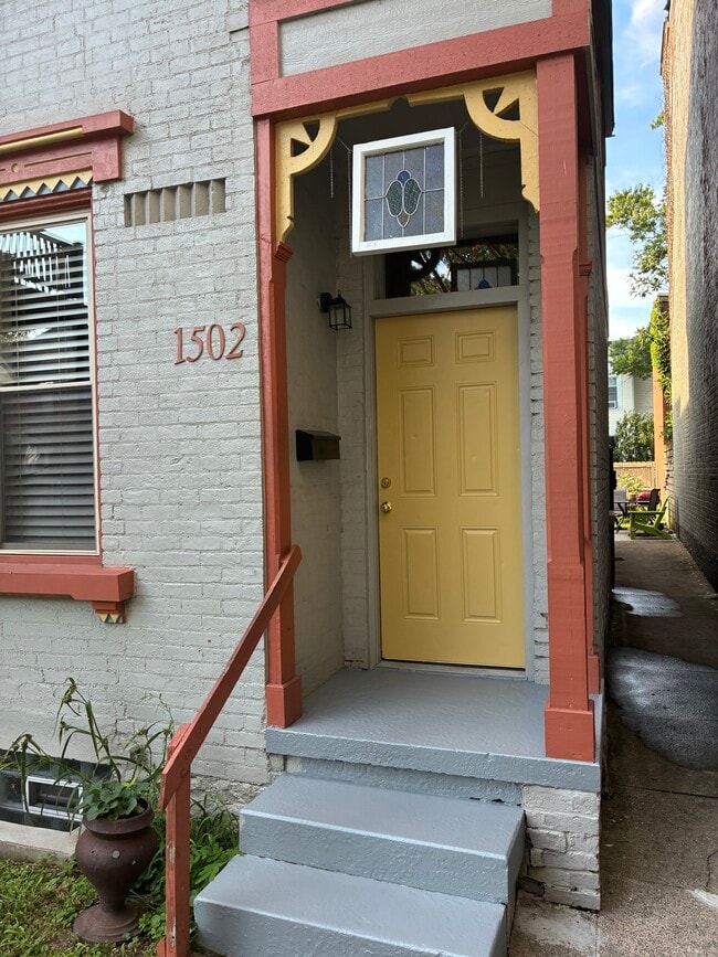 Building Photo - 1502 Chase Ave