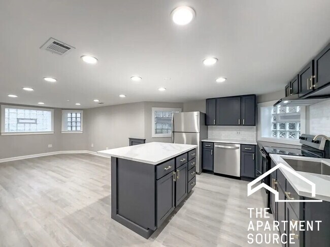 Photo - 1536 N Hamlin Ave Apartment