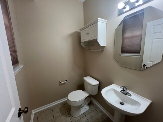 Foto del edificio - 2820 White Thorn Cir