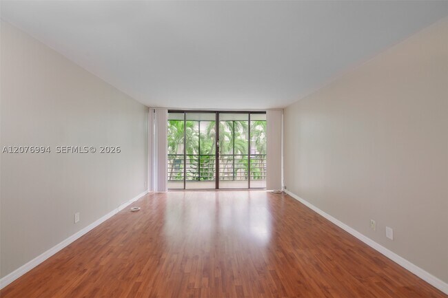Building Photo - 20500 W Country Club Dr