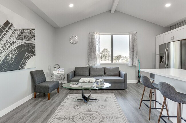 Foto del edificio - 2022 Avenida Del Diablo