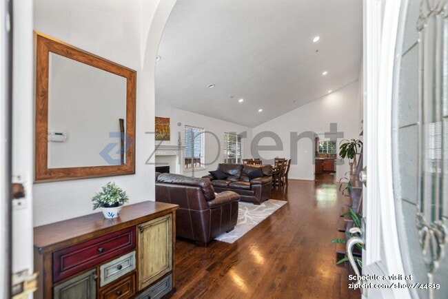 Foto del edificio - 3531 Middlefield Rd