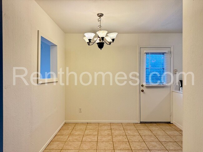 Foto del edificio - 5281 Constitution Rd