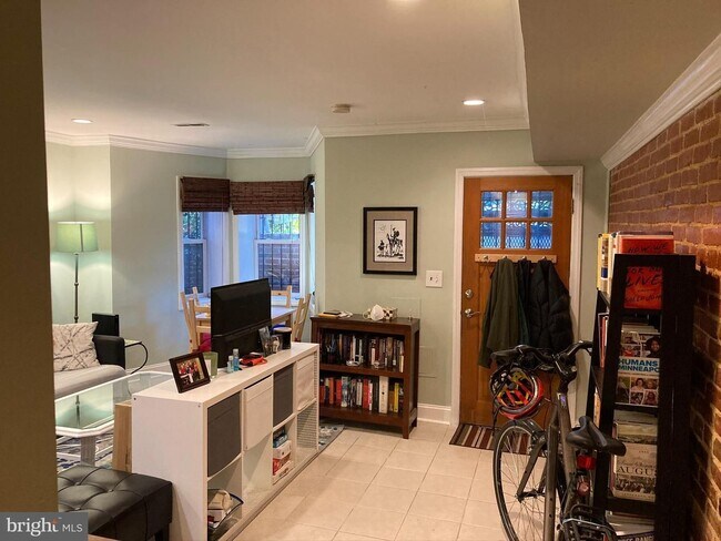 Foto del edificio - 1721 New Jersey Ave NW