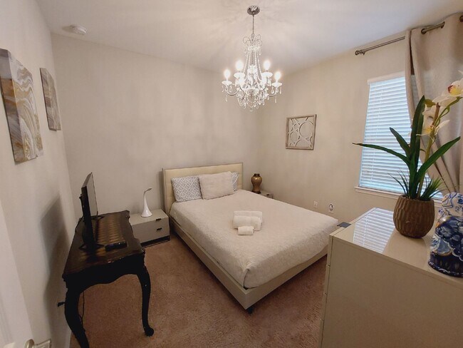 Foto del edificio - Luxurious Home in Toscana Isles Gated Comm...