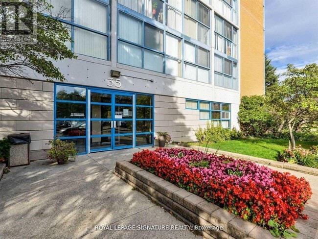 Photo du bâtiment - 35-635 Trailwood Dr