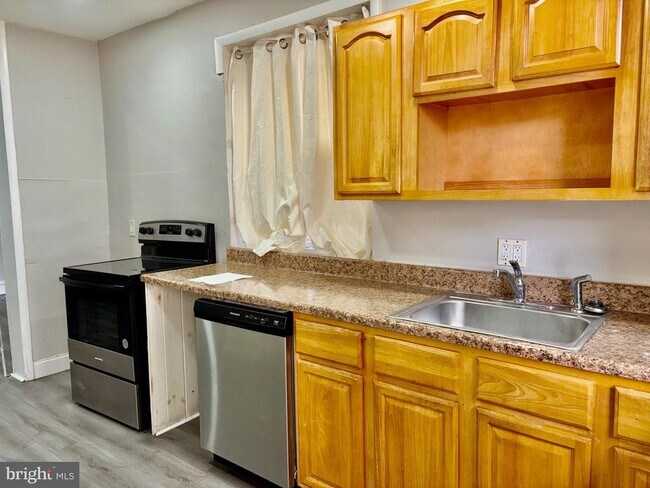 Foto del edificio - 831 S 59th St