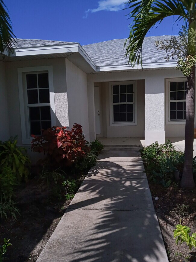 Foto del edificio - Coming Soon - $500 off Move in Summer Special