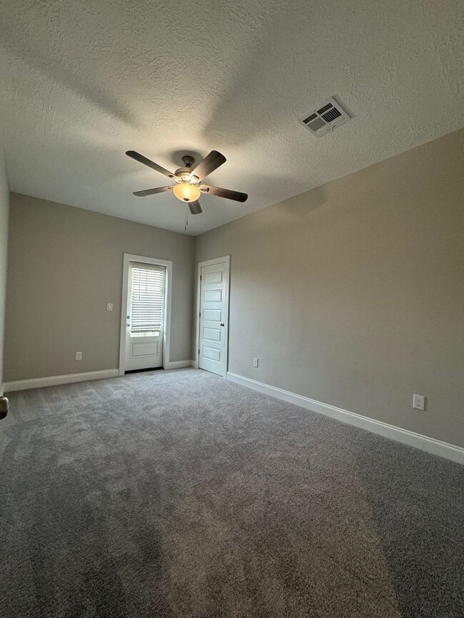 Foto del edificio - Townhome for lease in Morganfield