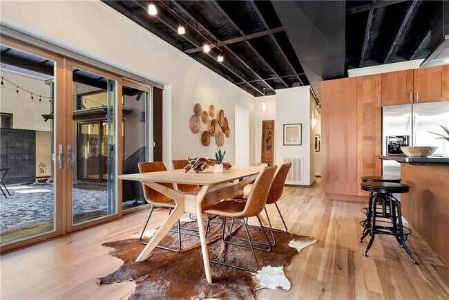 Foto del edificio - 241 W Mountain St