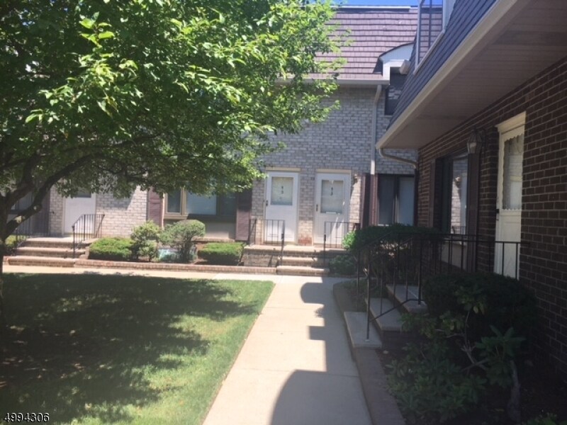 456 Washington Ave, Belleville, NJ 07109 Room for Rent in Belleville