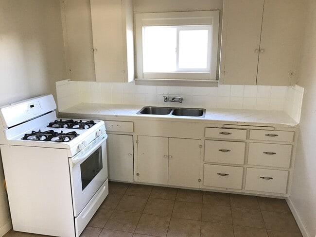 Foto del edificio - 605 E 10th St