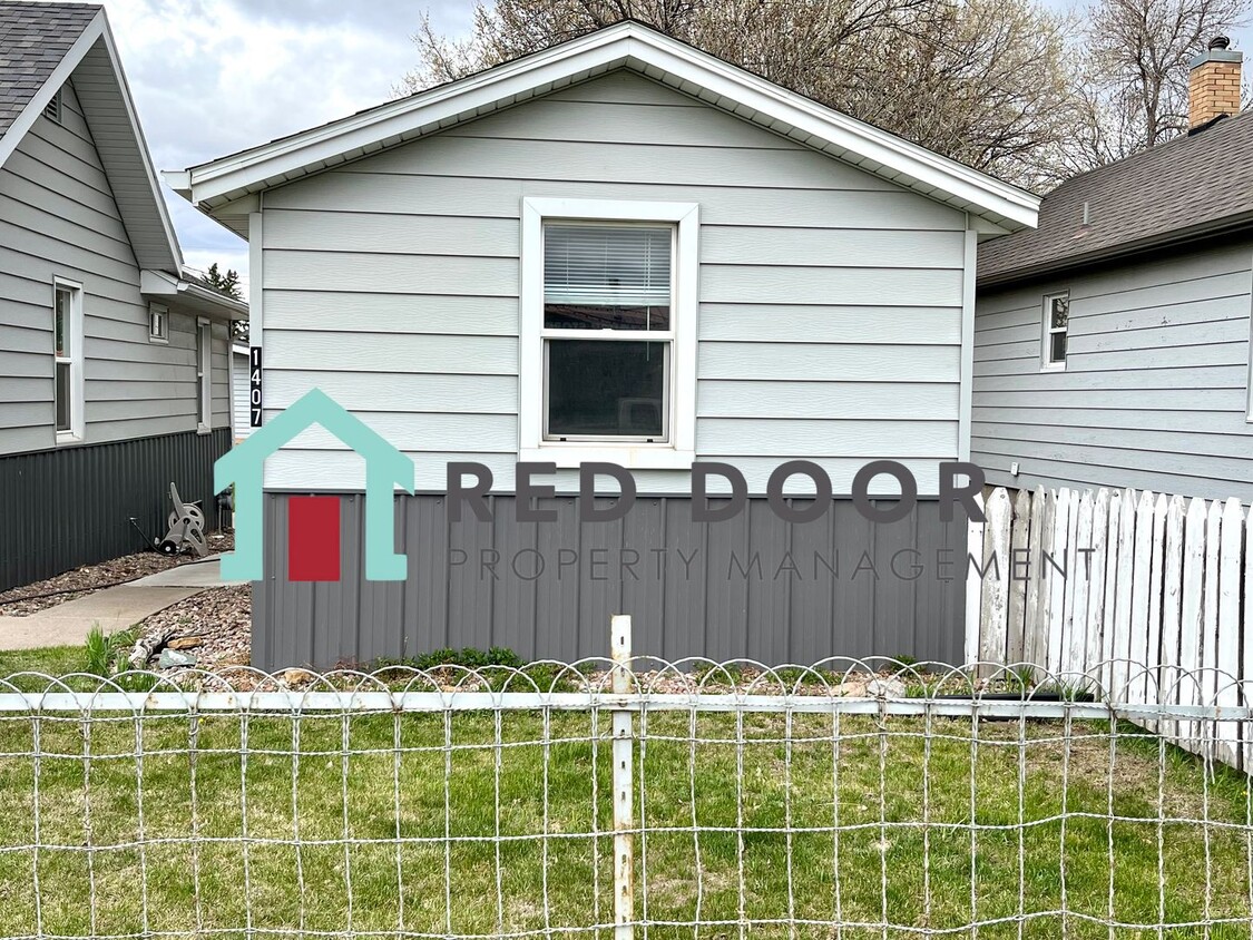 Primary Photo - 1405 Duplex SQD LLC -E