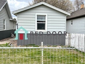 Building Photo - 1405 9th Ave S