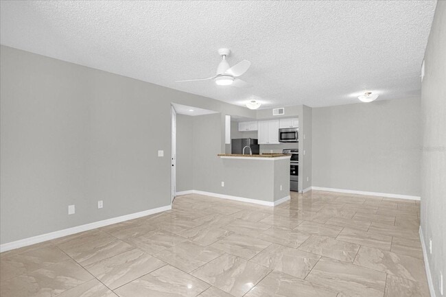 Building Photo - 5132 Conroy Rd