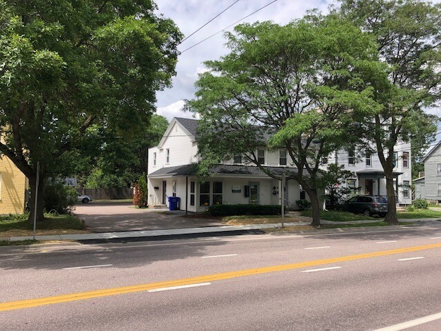 Primary Photo - 114 Colchester Ave