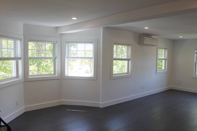 Spacious living area. - 38 Bayview Ave