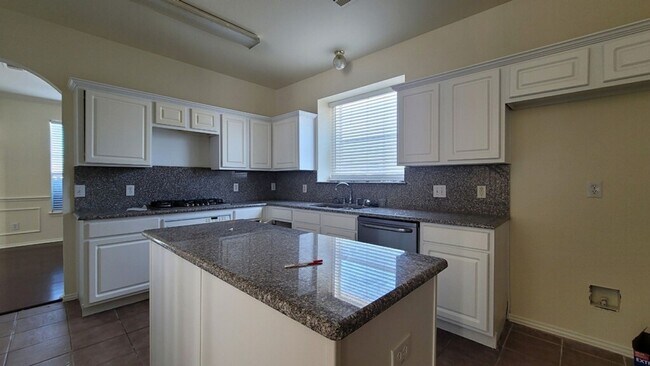 Building Photo - 1234 Tralee Ln