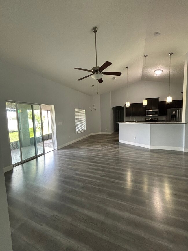 Building Photo - 5033 SW 97th Ln