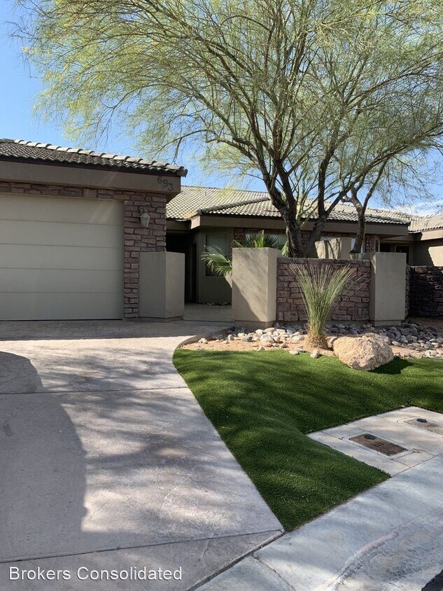 3 br, 2.5 bath House 693 Cinco Ct House Rental in Mesquite, NV