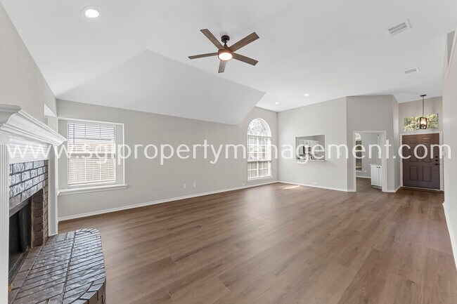 Foto del edificio - Gorgeous home ready for move in