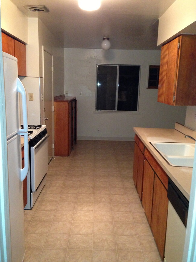 Foto del edificio - 4 Bedroom Home Close to Campus-$750 Off 1s...