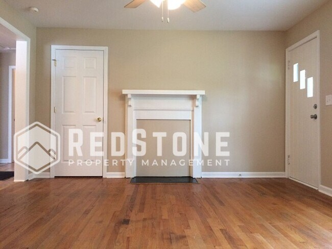 Building Photo - 3 Bedroom 1 Bath Duplex