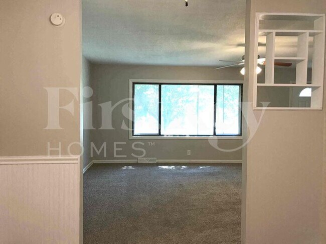 Foto del edificio - 6106 E 149 Terrace
