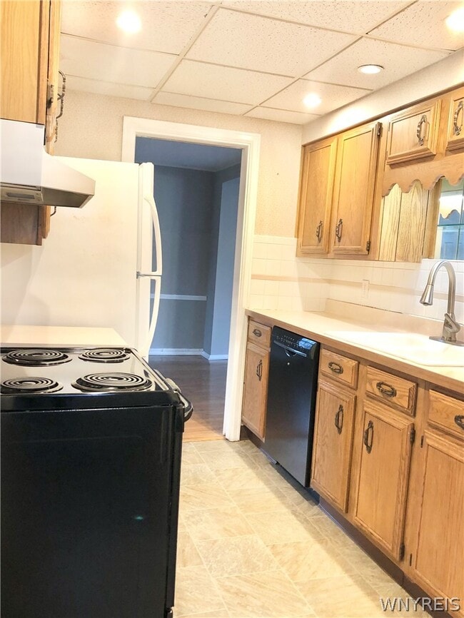 Building Photo - 200 Koenig Rd