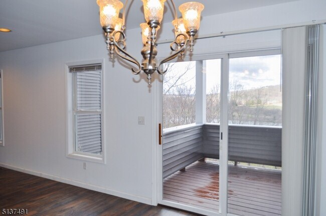 Foto del edificio - 40 Clubhouse Rd