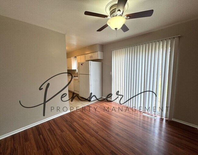 Building Photo - 214-B Oak Dr