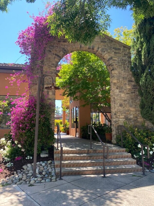 Foto principal - Gorgeous Monte Merano Condo for rent