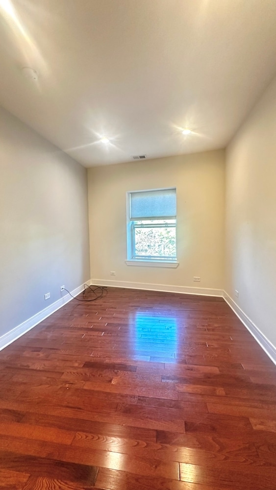 Foto del edificio - 1145 W Lunt Ave