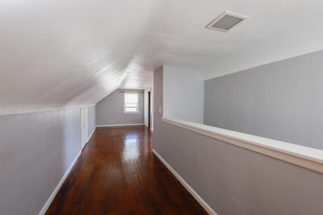 Foto del edificio - 1628 28th St NE