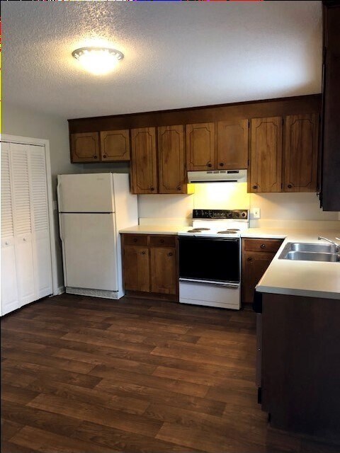 Building Photo - 2 BR/1 BA Duplex in Greer